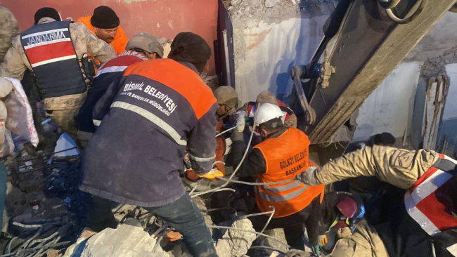 AK Parti'li 807 belediye tüm gücüyle sahada